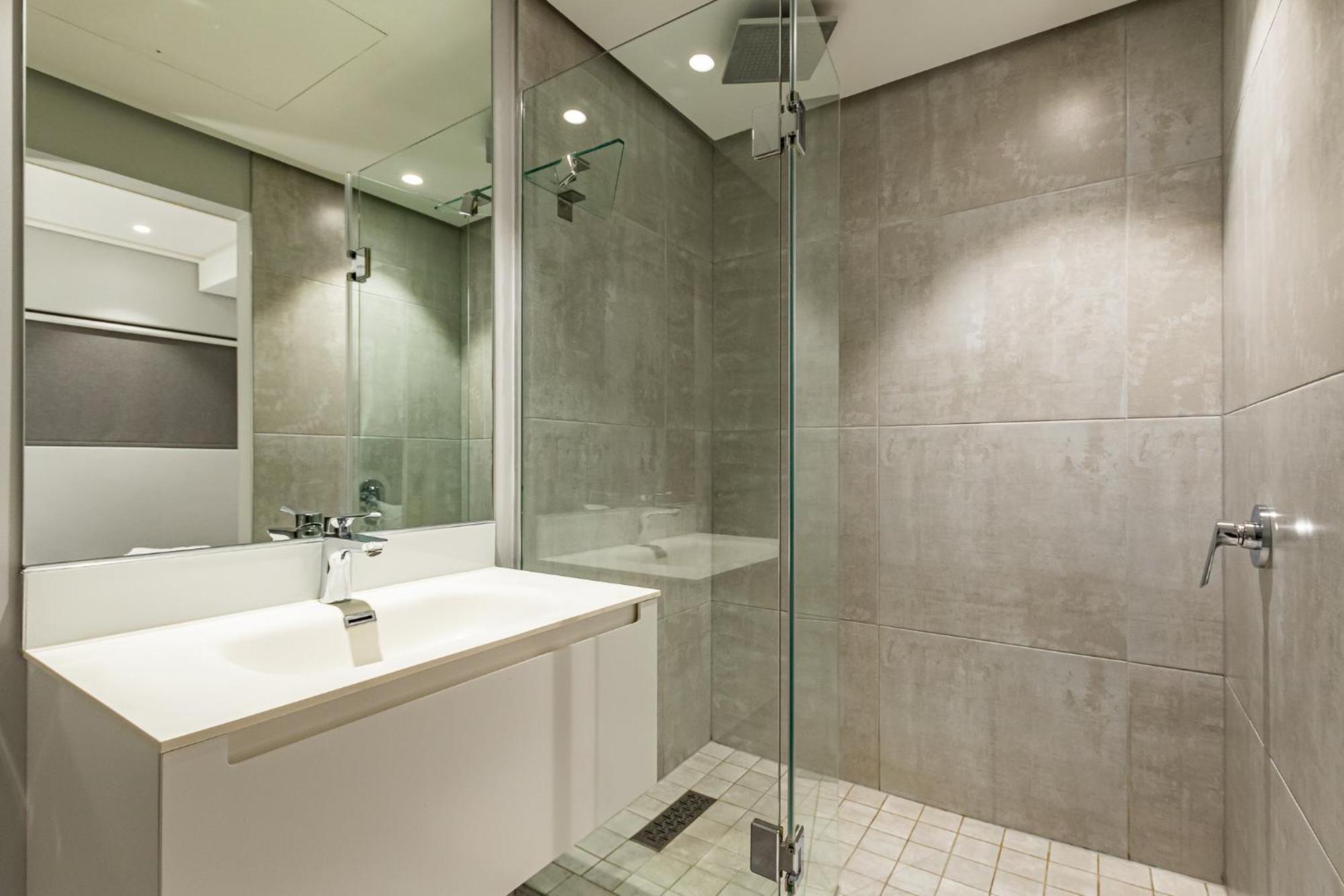 16 On Bree One Bedroom With Amazing Views Of *